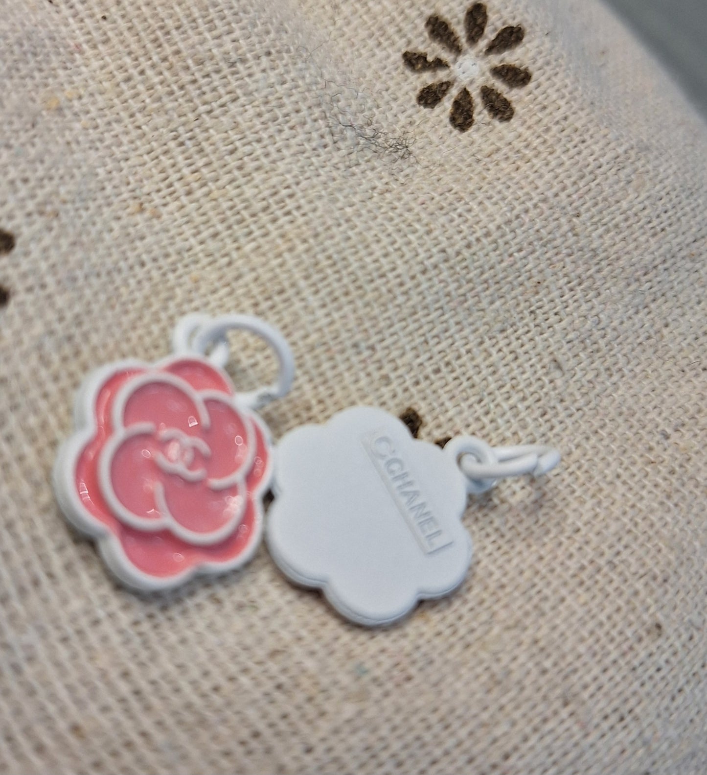 Pendants white # pink 15/18 mm