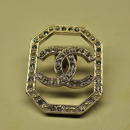 Brooch pin - gold color, pearls, zircon, stamped. 31/39 mm