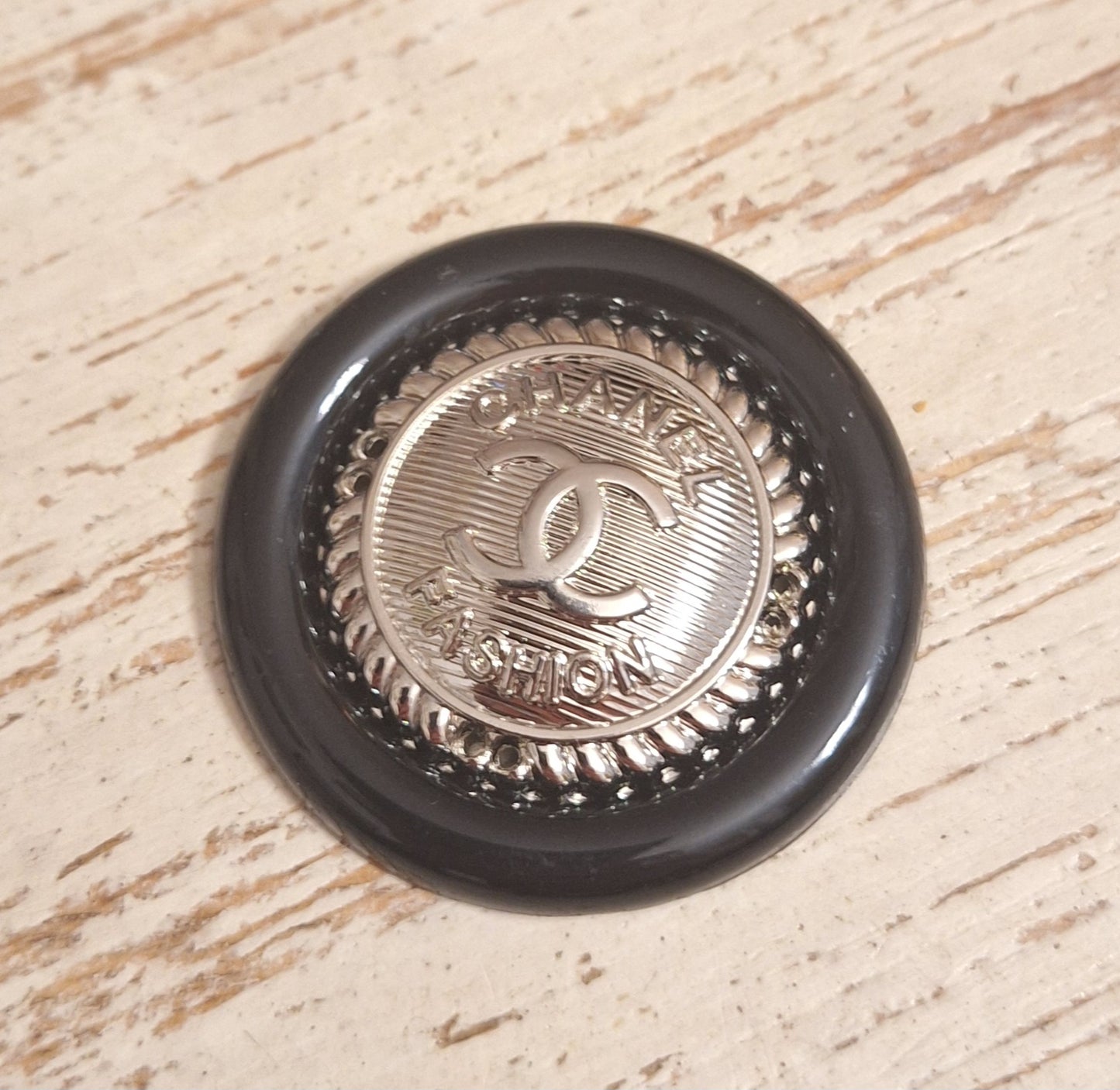 Tab - buttons. Black & silver. 44 mm. 3 holes