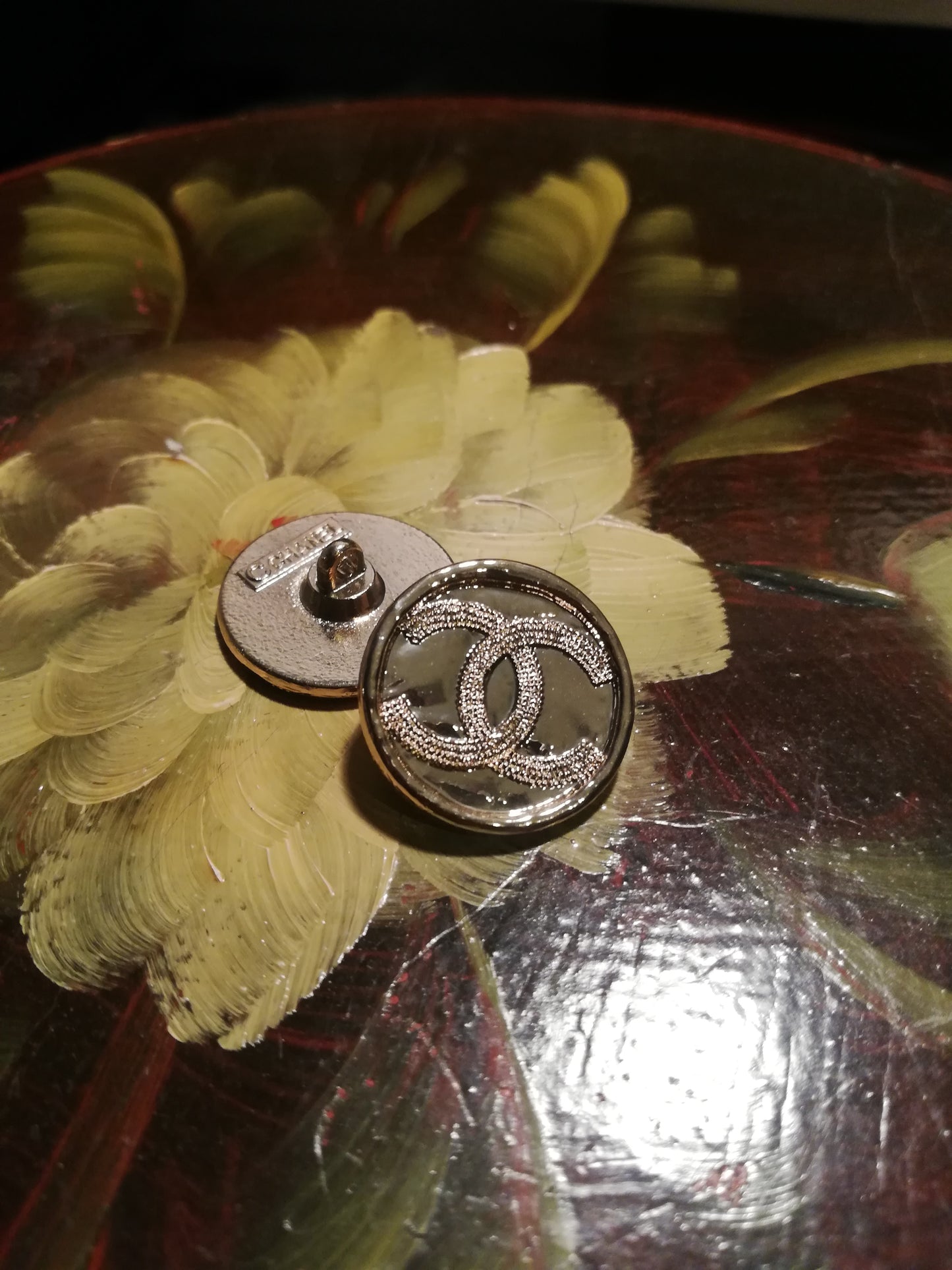 1 Buttons gold 20 mm