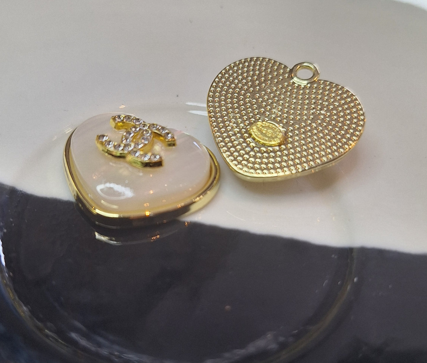 Pendants gold, white, zircon 22/23 mm