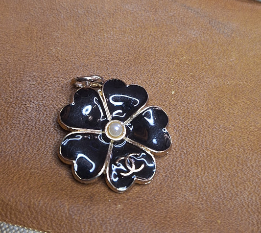 Pendants gold & black 25 mm