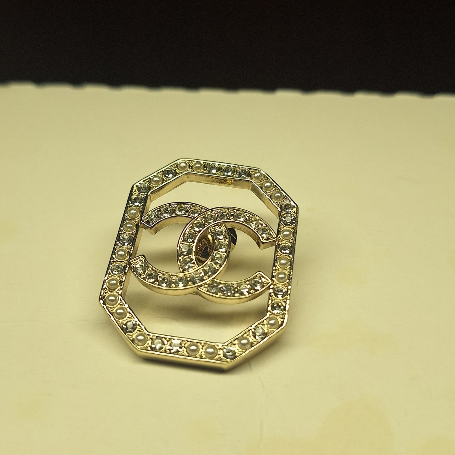 Brooch  pin - gold color, pearls, zircon, stamped. 31/39 mm