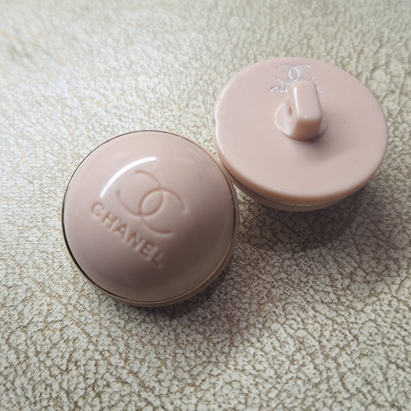 Buttons 1 pieces plastic 27 mm