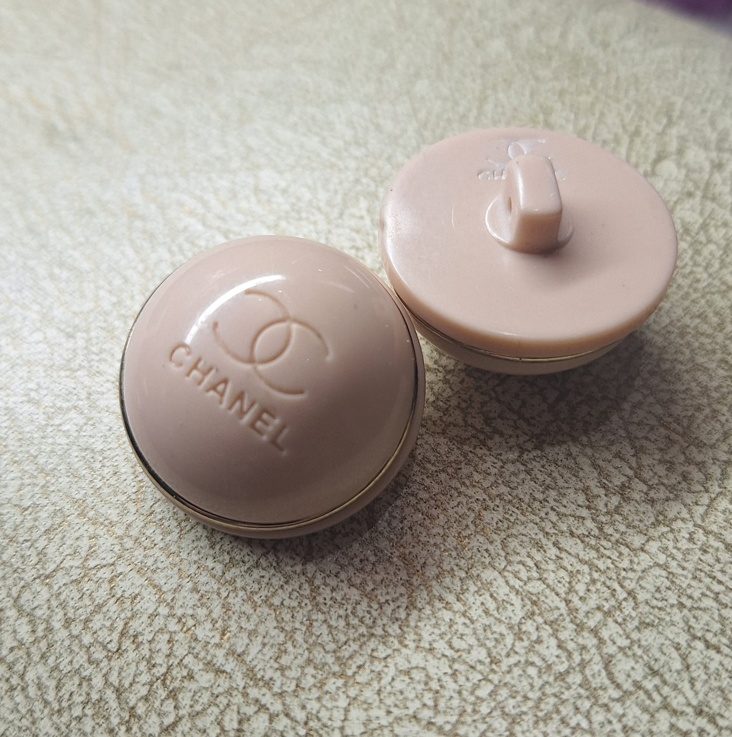 Buttons 1 pieces plastic 27 mm