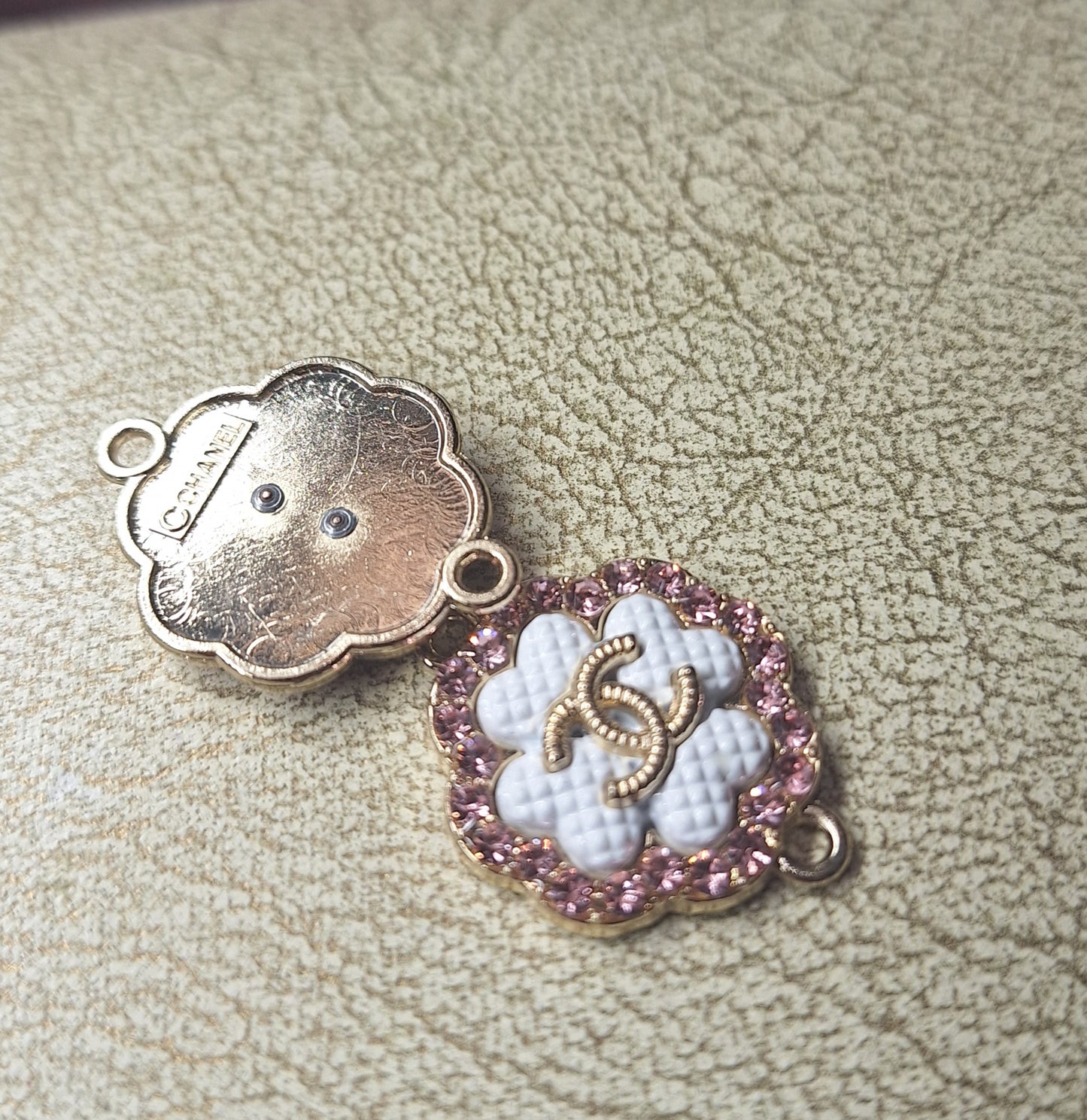 1 pendants gold, white & pink zircon. 22/28 mm