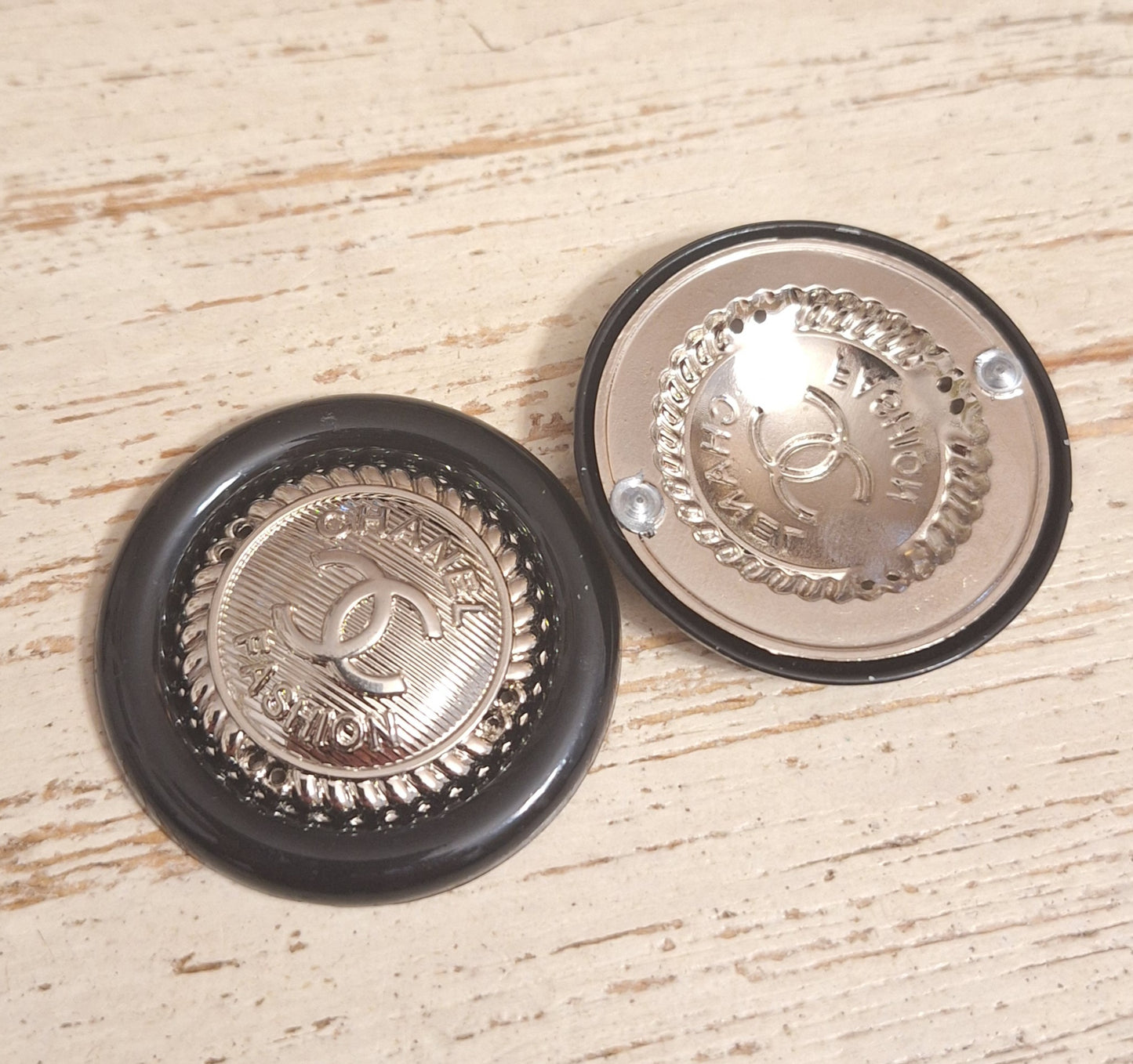 Tab - buttons. Black & silver. 44 mm. 3 holes