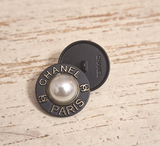 Buttons stamped - black, Gold, pearls. 23 mm