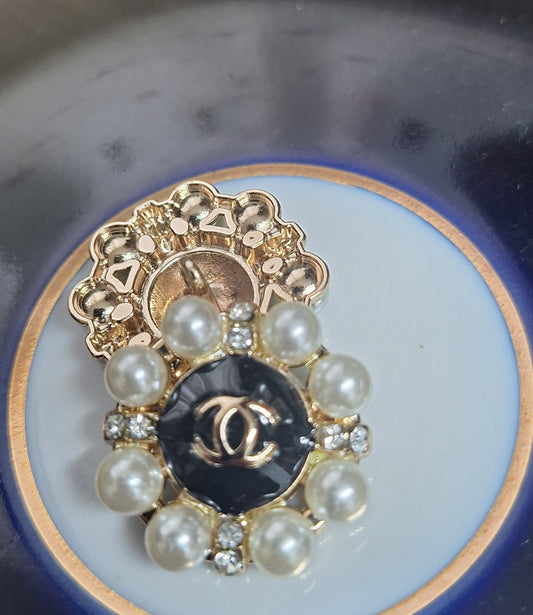 Buttons 1 pieces - gold, black, pearls. 26 mm