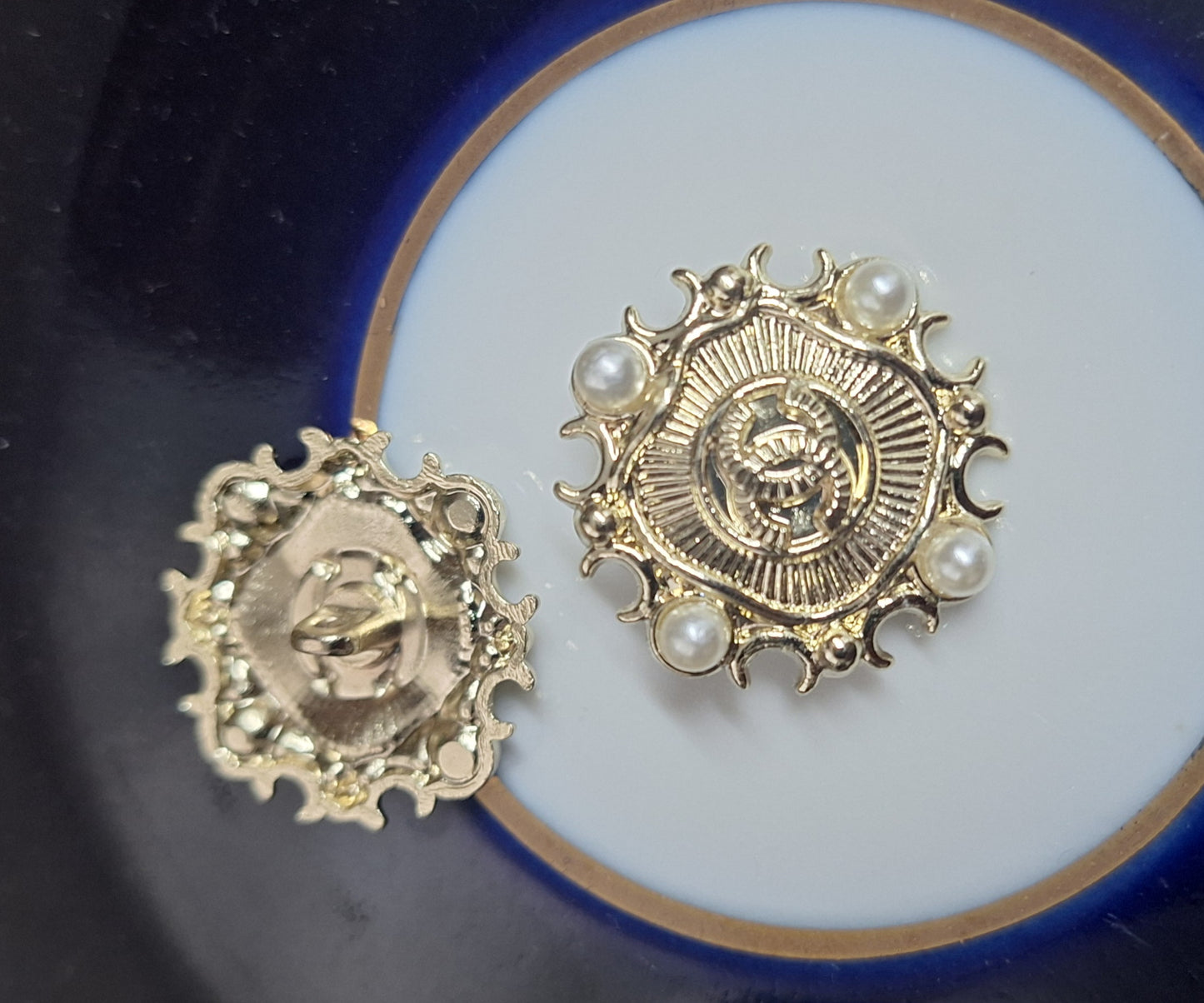 Buttons gold & pearls. 23 mm