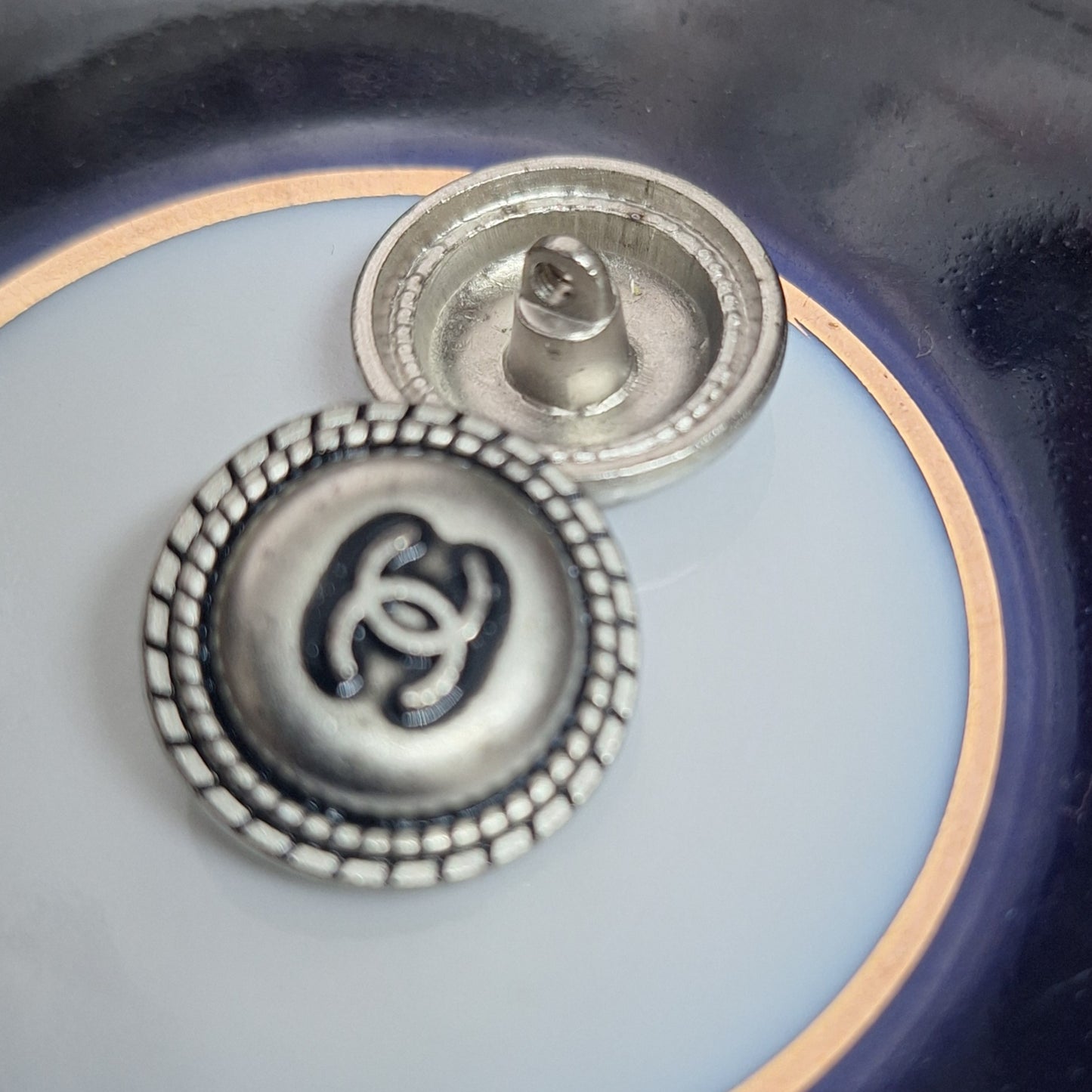 Buttons gray silver 19 mm