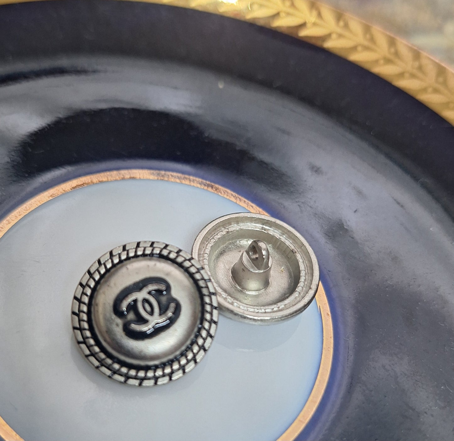 Buttons gray silver 19 mm