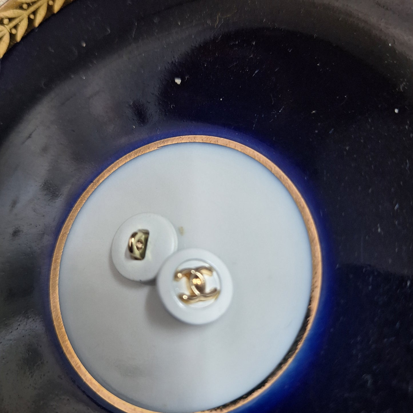 Buttons gold & white . 13 mm