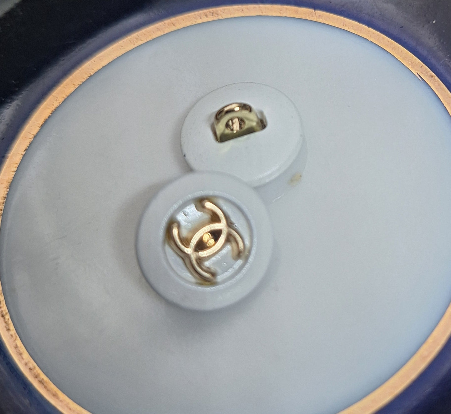 Buttons gold & white . 13 mm