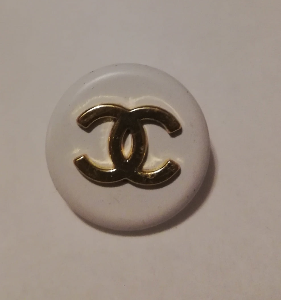 Buttons white & gold 18 mm