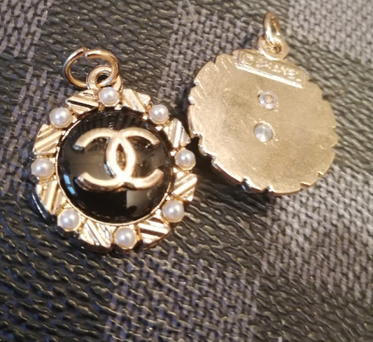 1 pendants 20 mm gold & black & pearls
