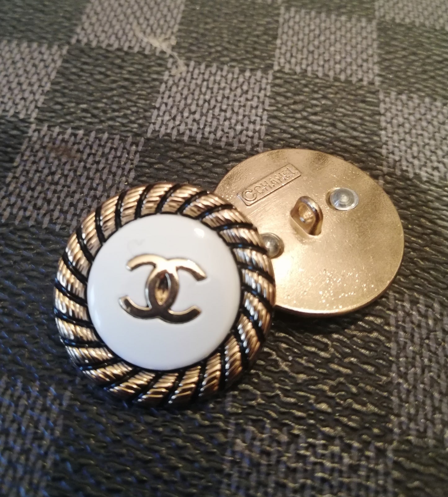 buttons  old Gold&white 24 mm