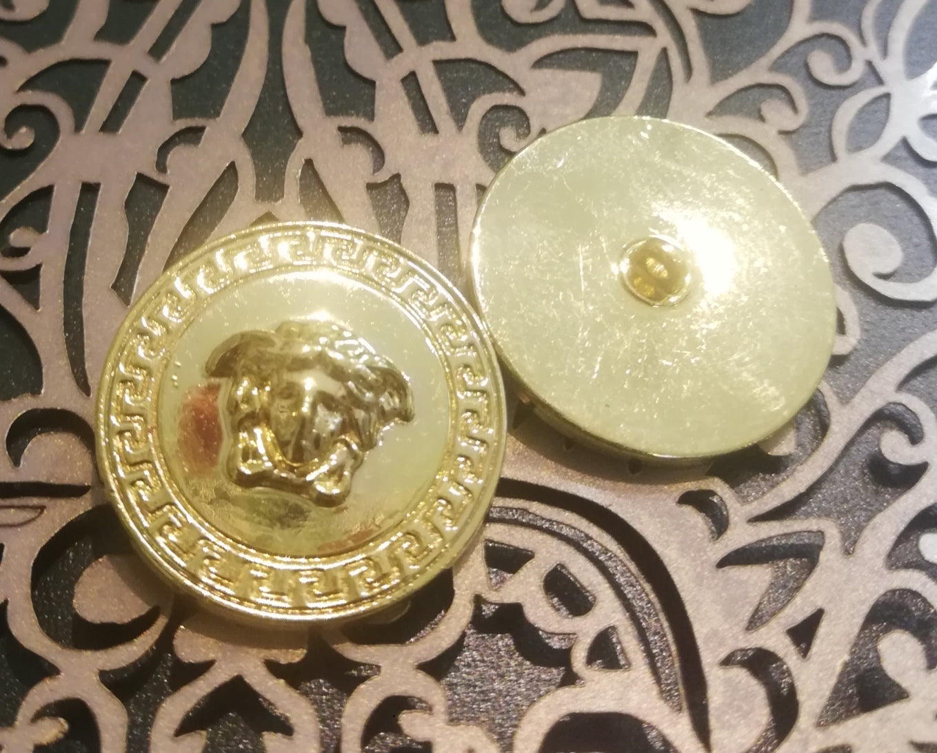 1 gold buttons 24 mm