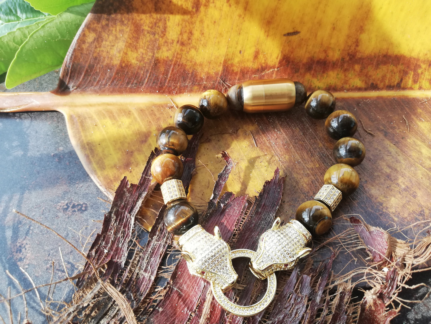 Bracelet, magnetic clasp. Tiger eye Stone 21 cm