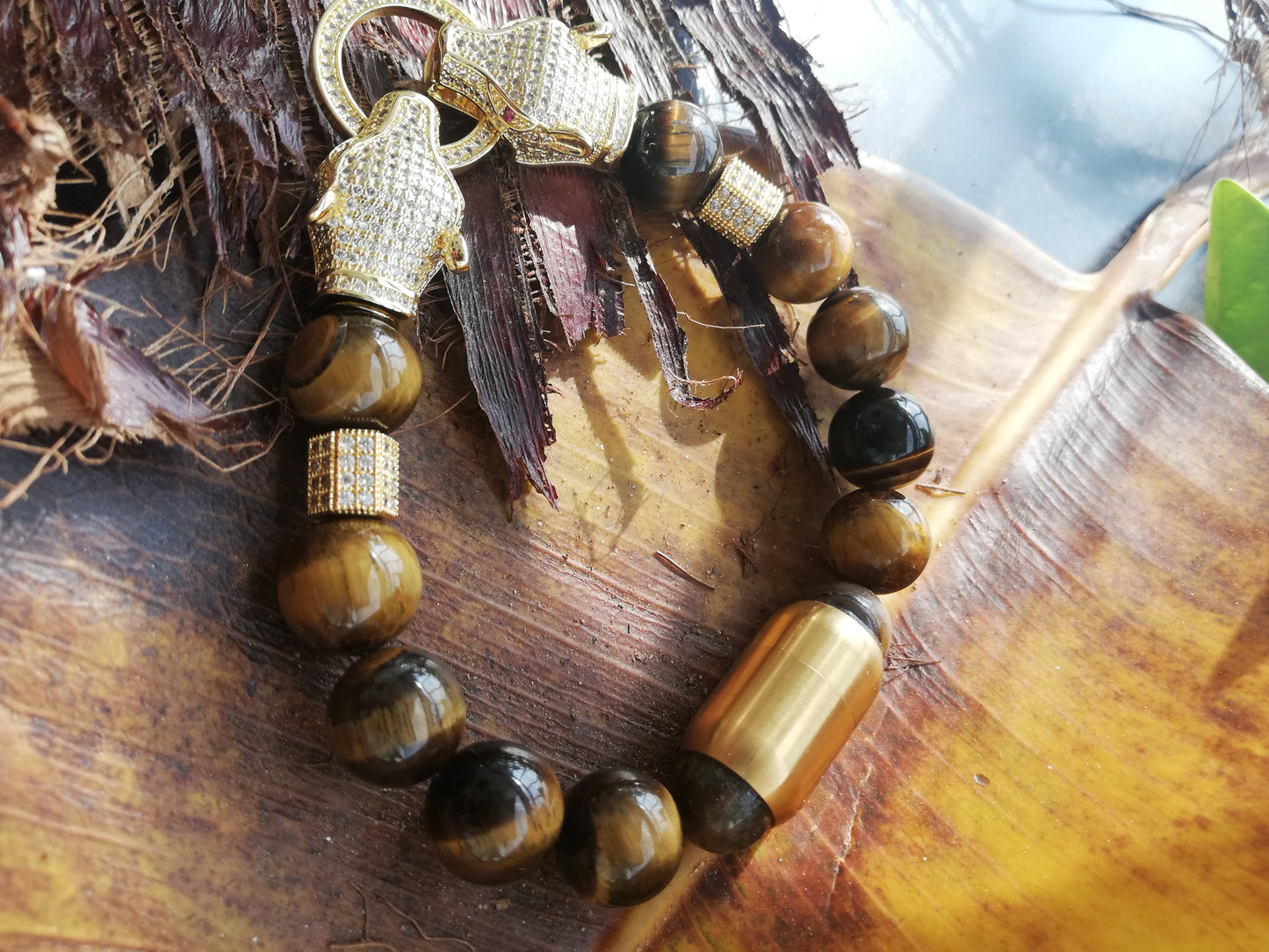 Bracelet, magnetic clasp. Tiger eye Stone 21 cm