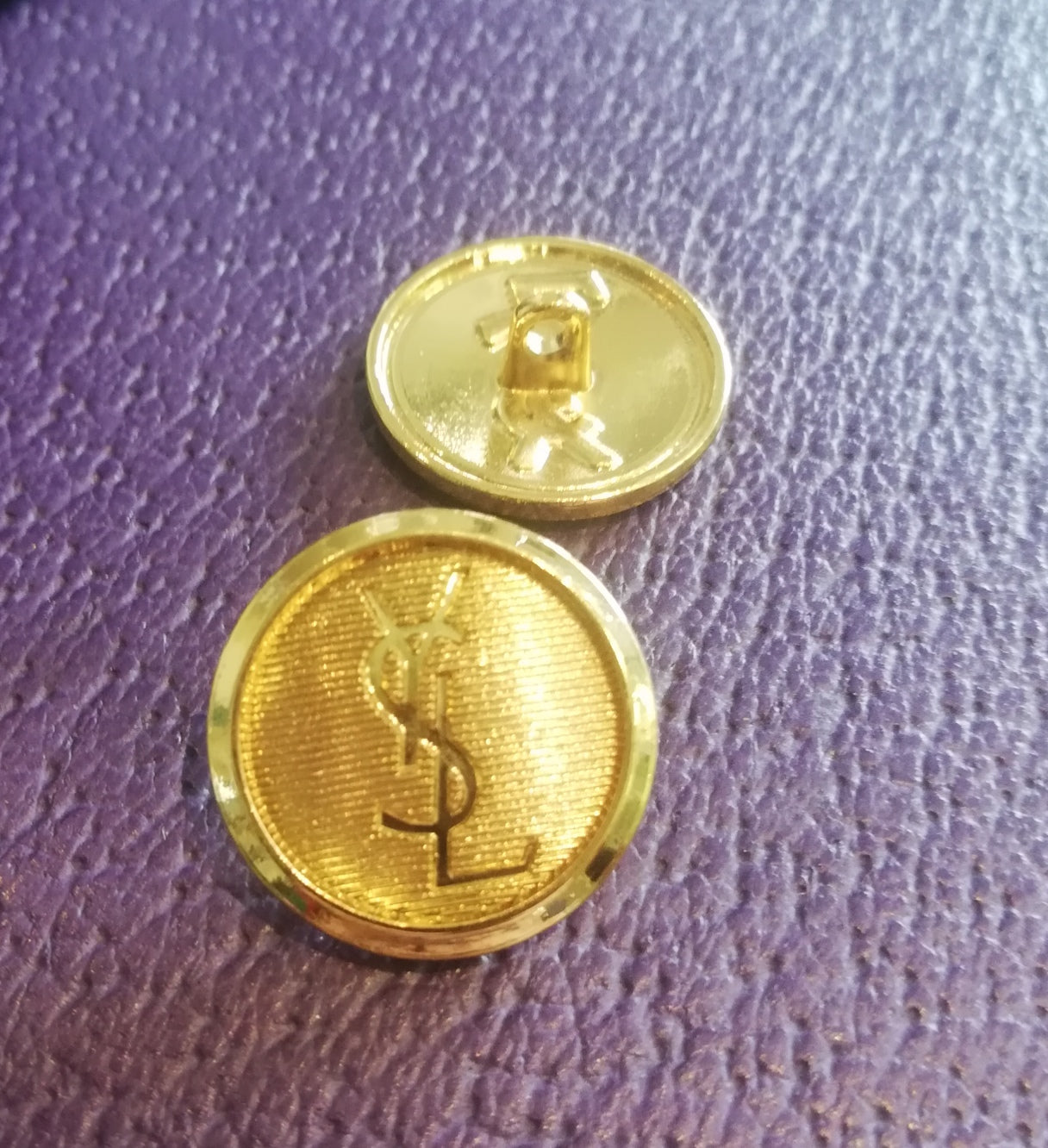 Buttons gold 20 mm