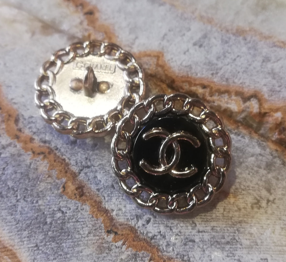 Buttons  1 gold&black 23  mm