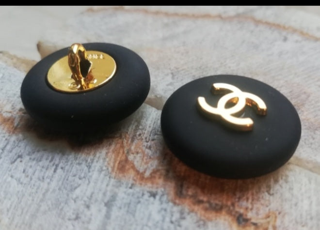 Buttons Black&gold 18 mm