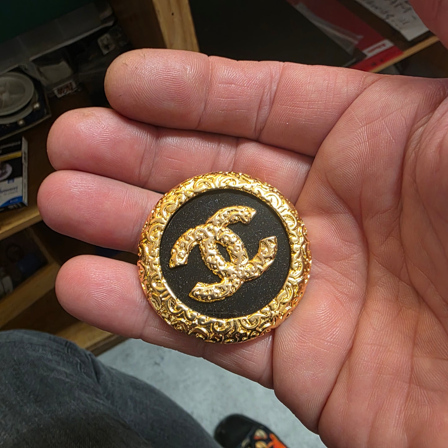 Broochh gold color & black, stemp, 44 mm