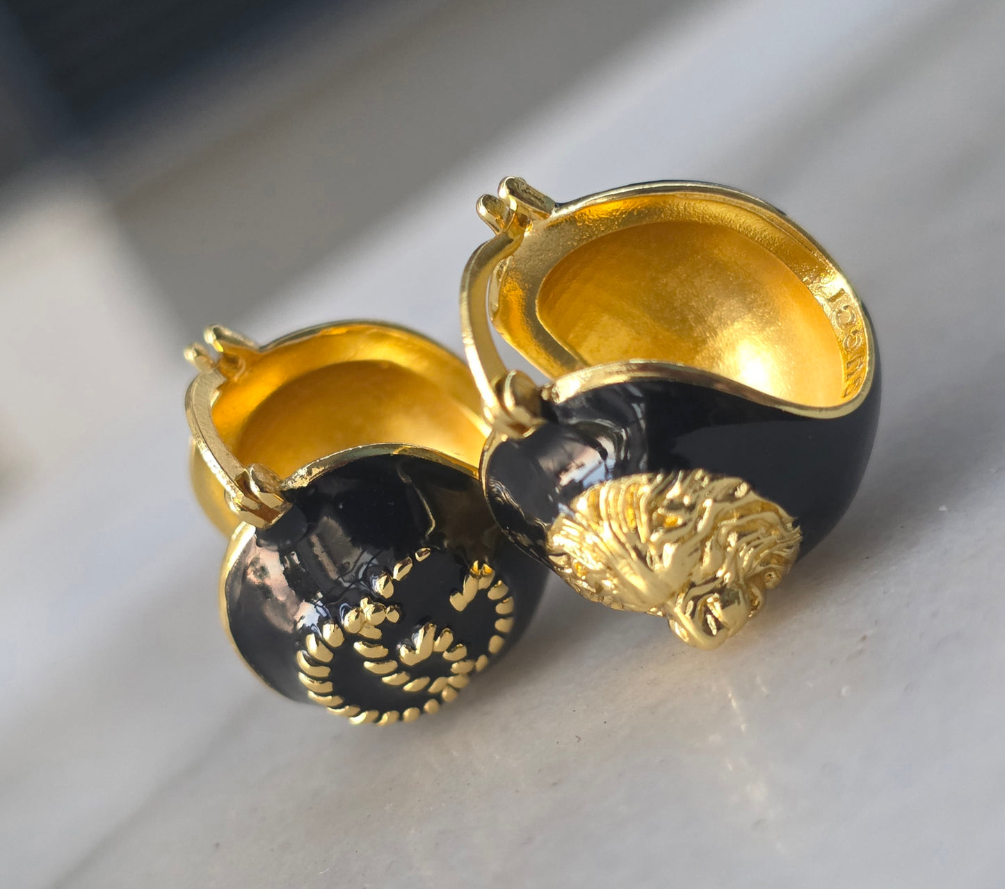 Earrings gold & black enemal, stamped 22/16 mm