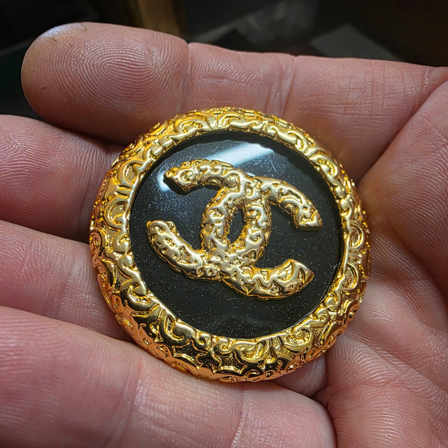 Broochh gold color & black, stemp, 44 mm