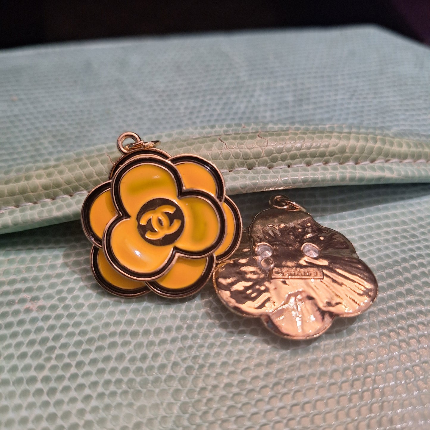 Pendants gold yellow black stamped 30 mm