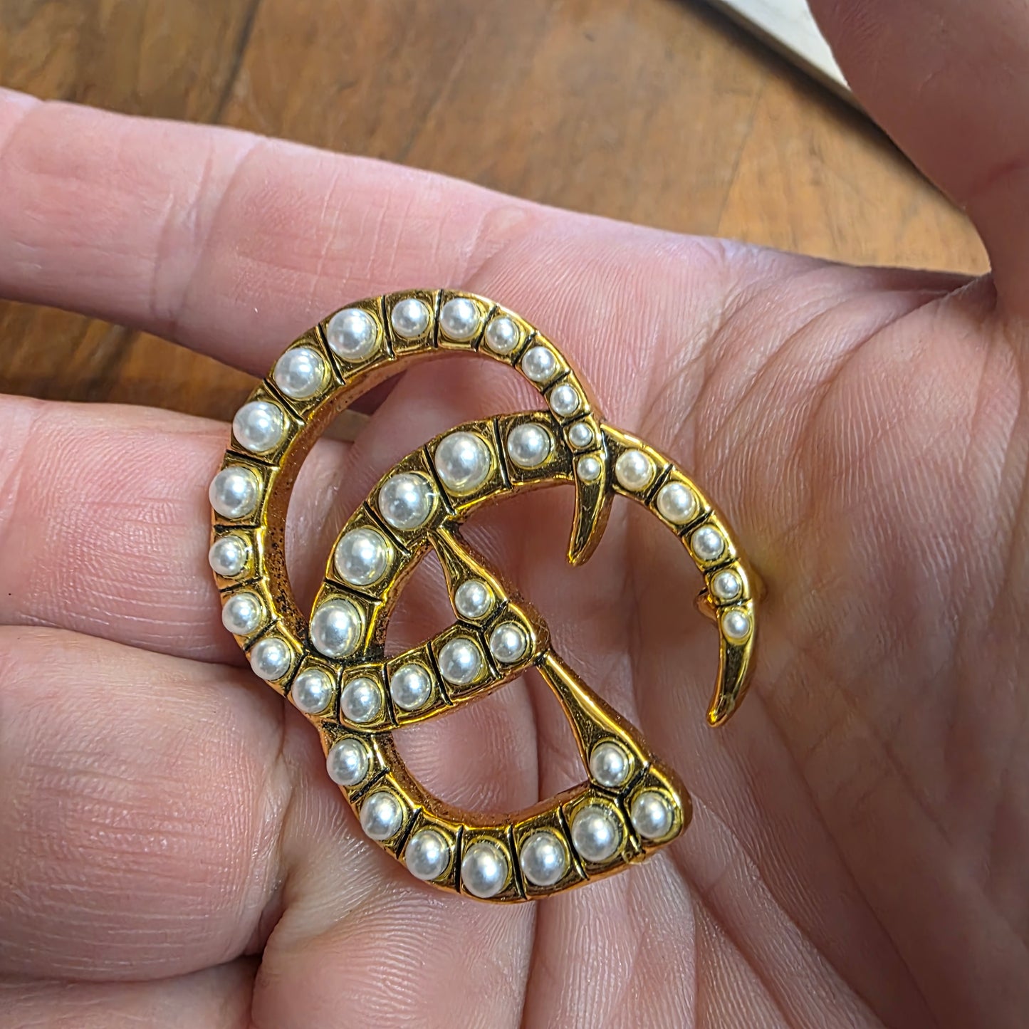 Brooch, gold color& pearls, stemp, 34/45 mm