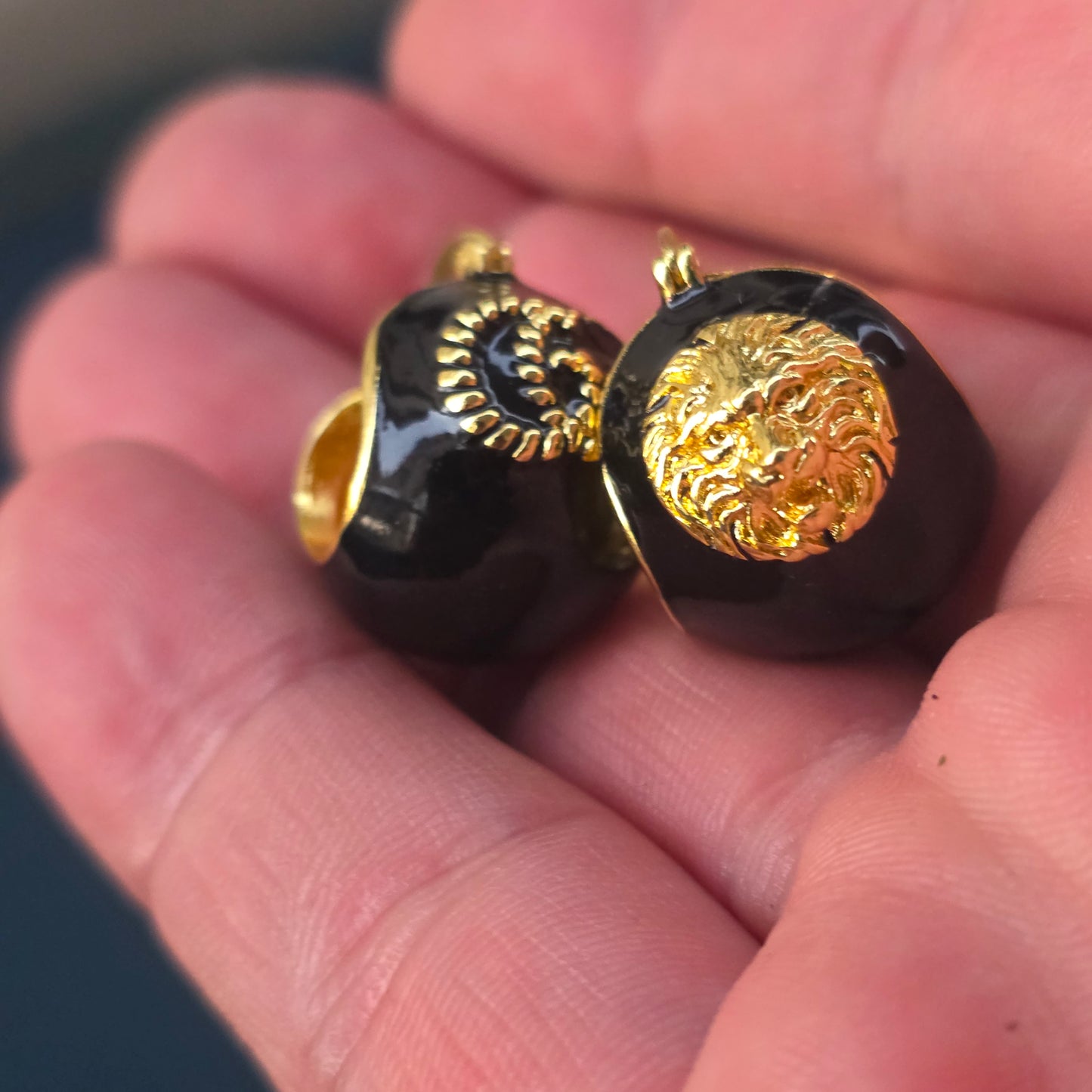 Earrings gold & black enemal, stamped 22/16 mm