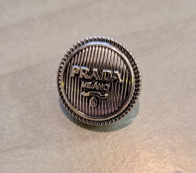 Butttons 1 pieces silver gray 18 mm