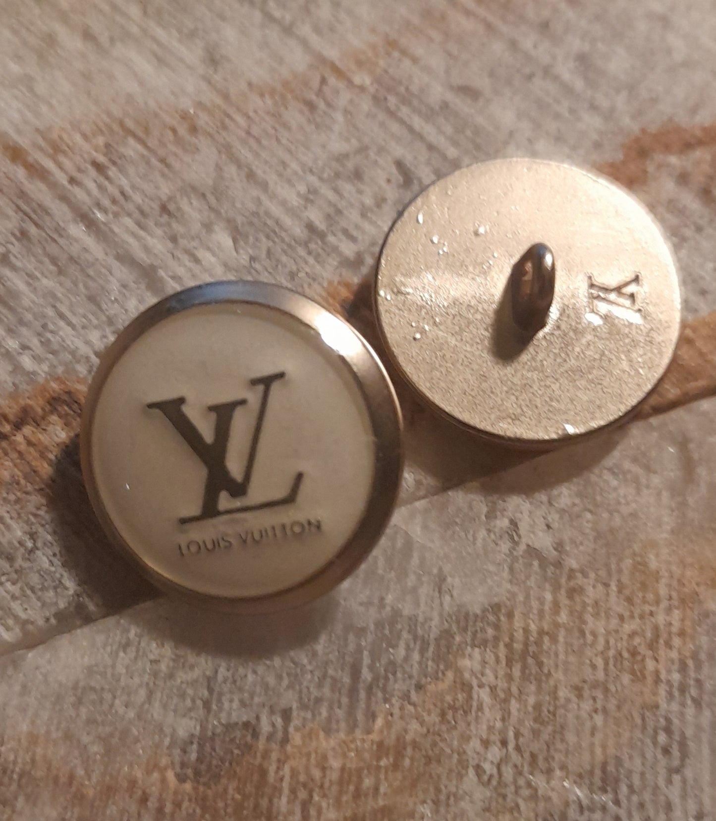 Lv buttons gold/white 18 mm