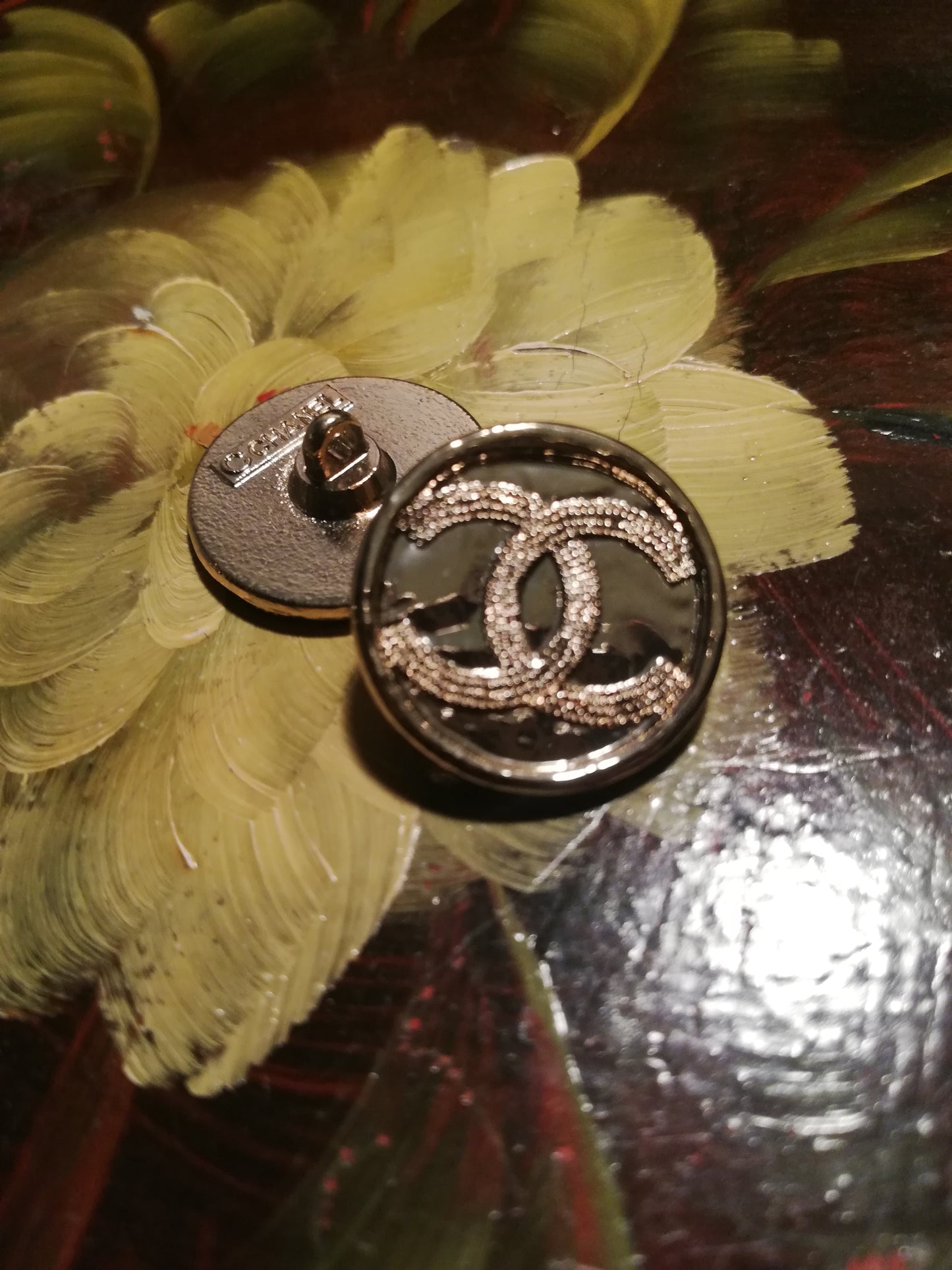 1 Buttons gold  20 mm