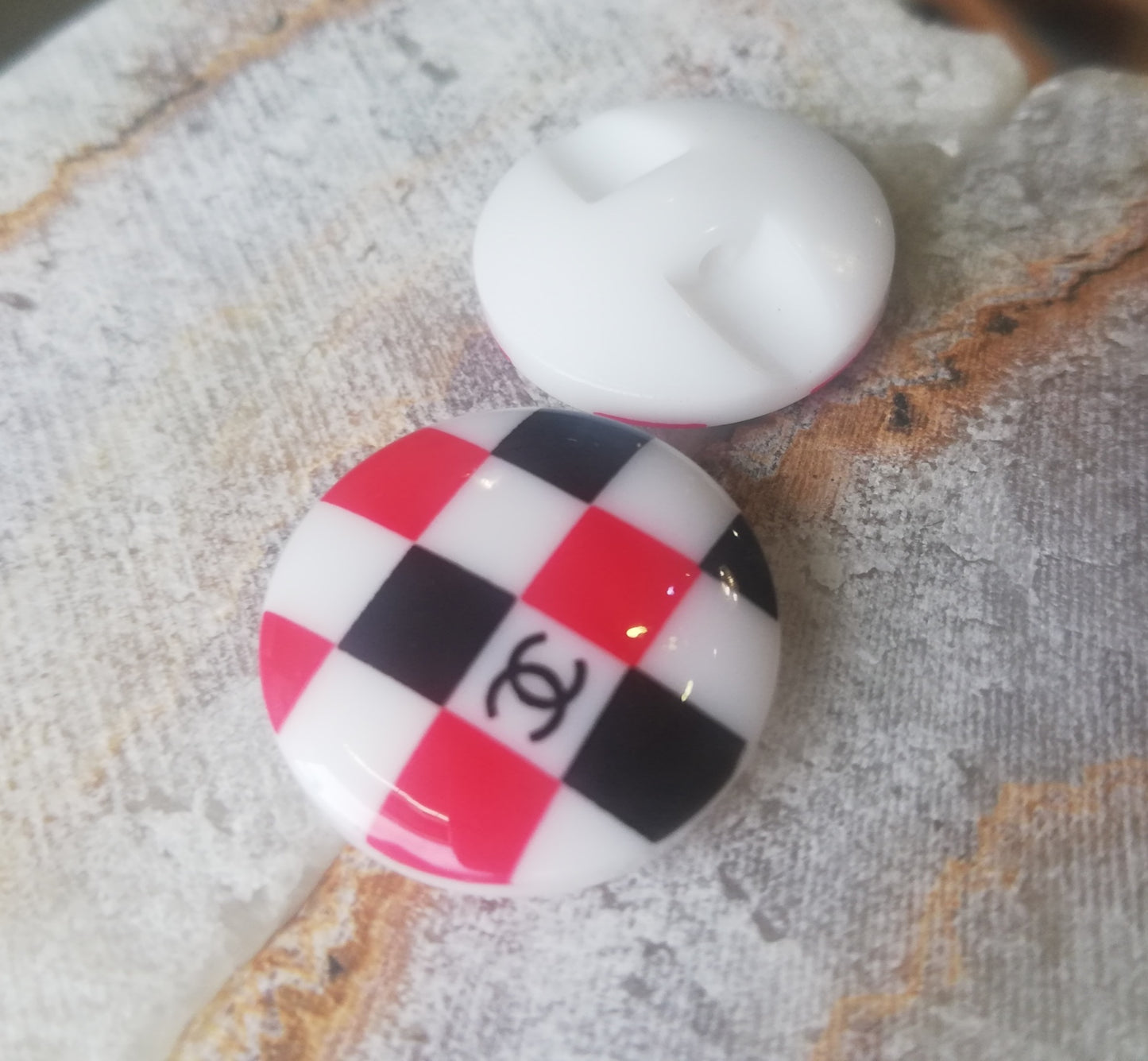 1 plastik buttons 17 mm