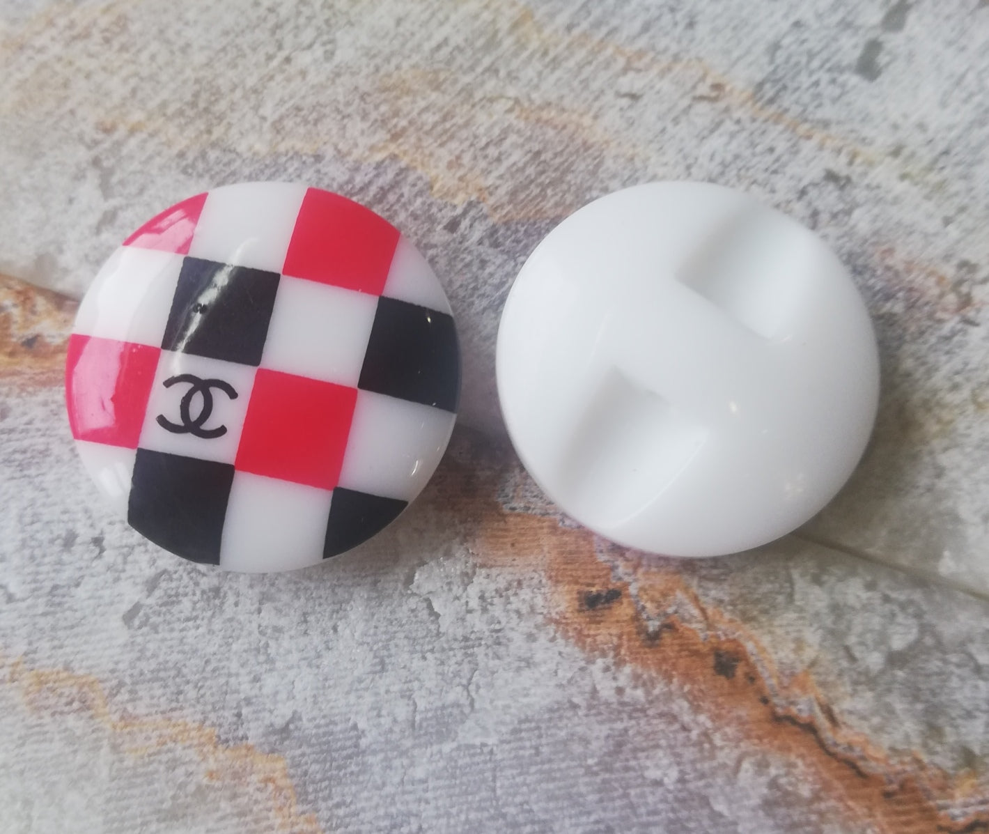 1 plastik buttons 17 mm