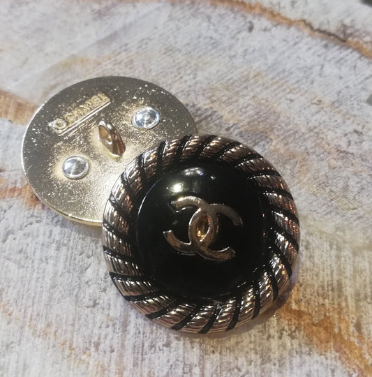 1 buttons gold&black 24 mm