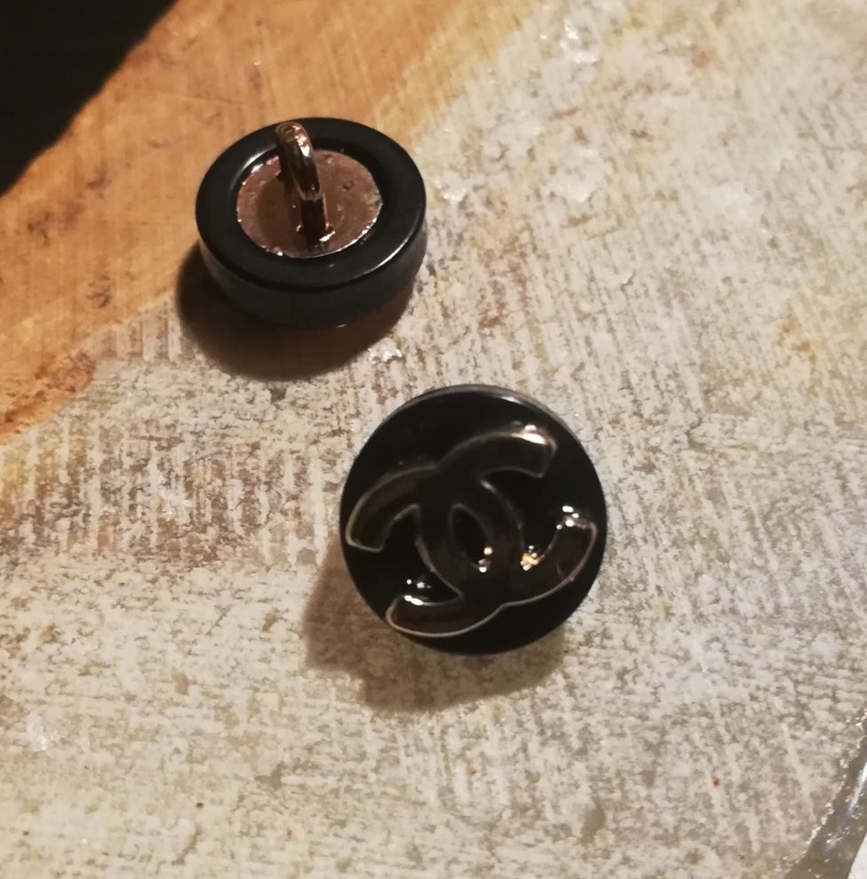 1 buttons black&gold 10 mm