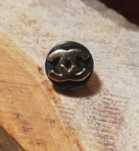 1 buttons black&gold 10 mm