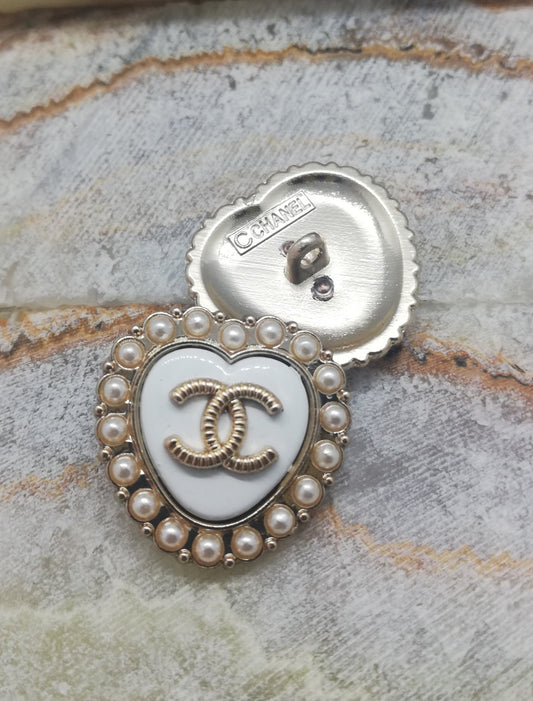 1 Buttons gold/white&pearl 22 mm