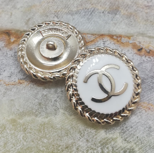 1 Buttons Gold&white 16 mm