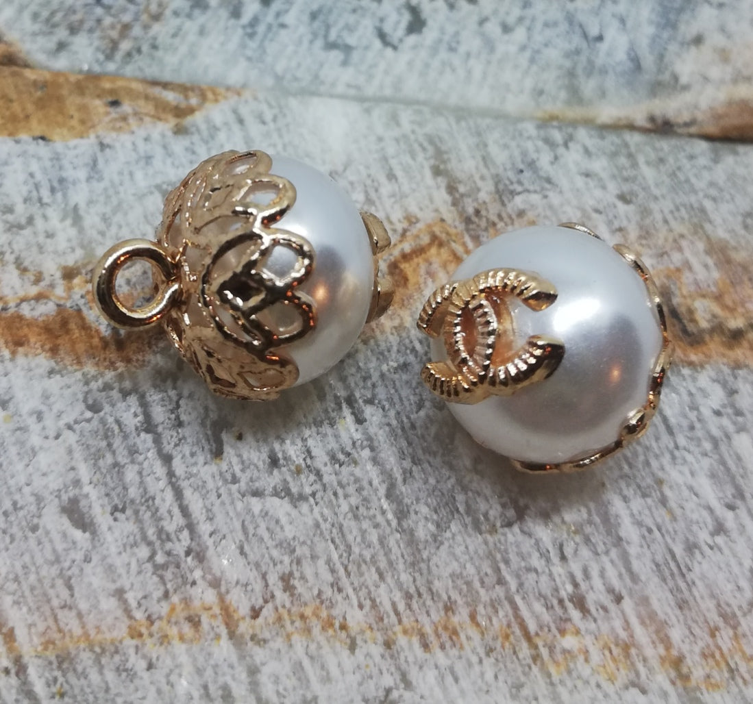 1 Buttons Gold&white 12 mm