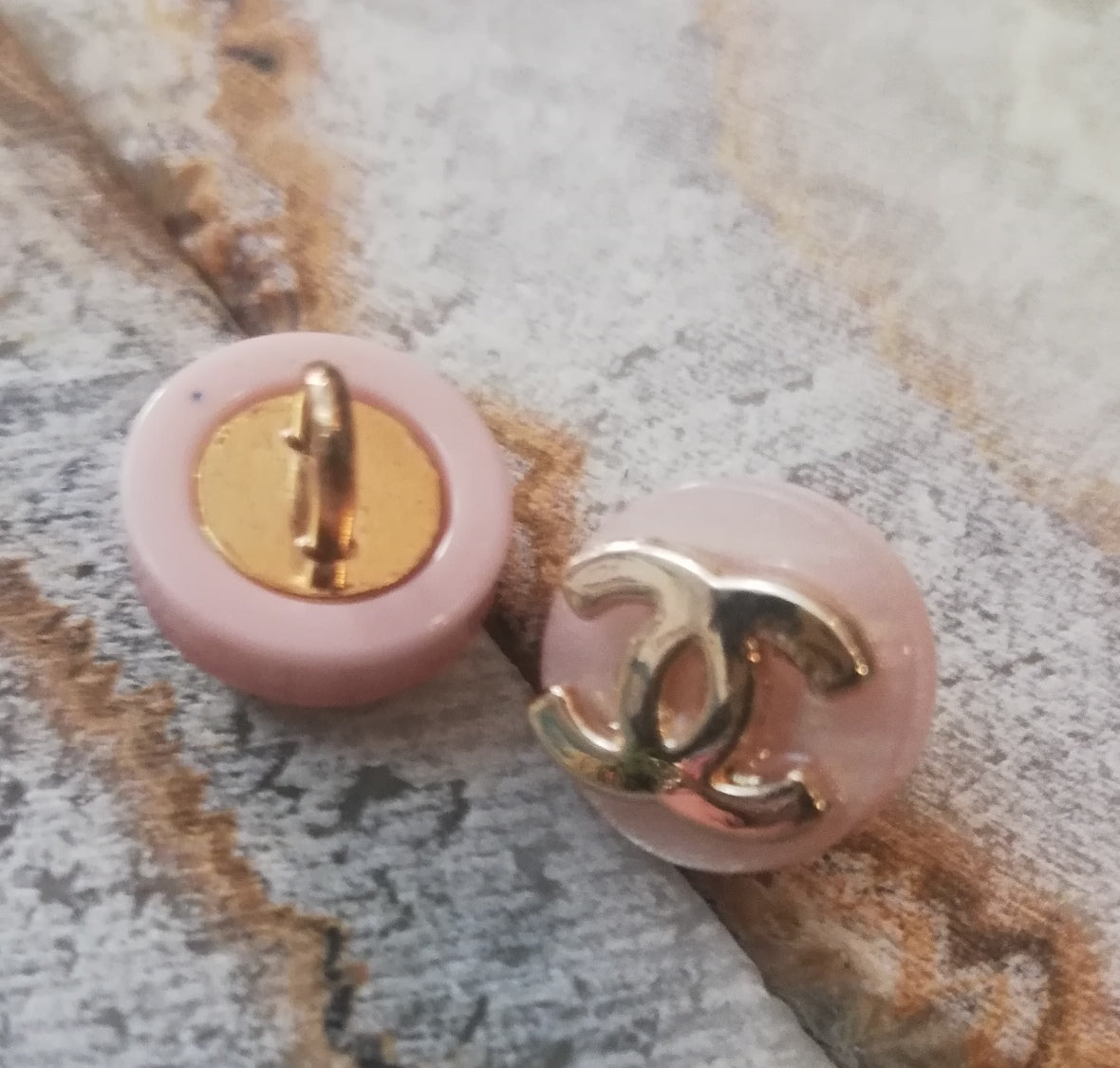 1 Buttons pink&gold 11mm