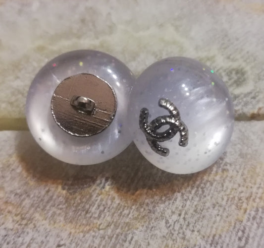 1 Buttons plastic&silver 17 mm