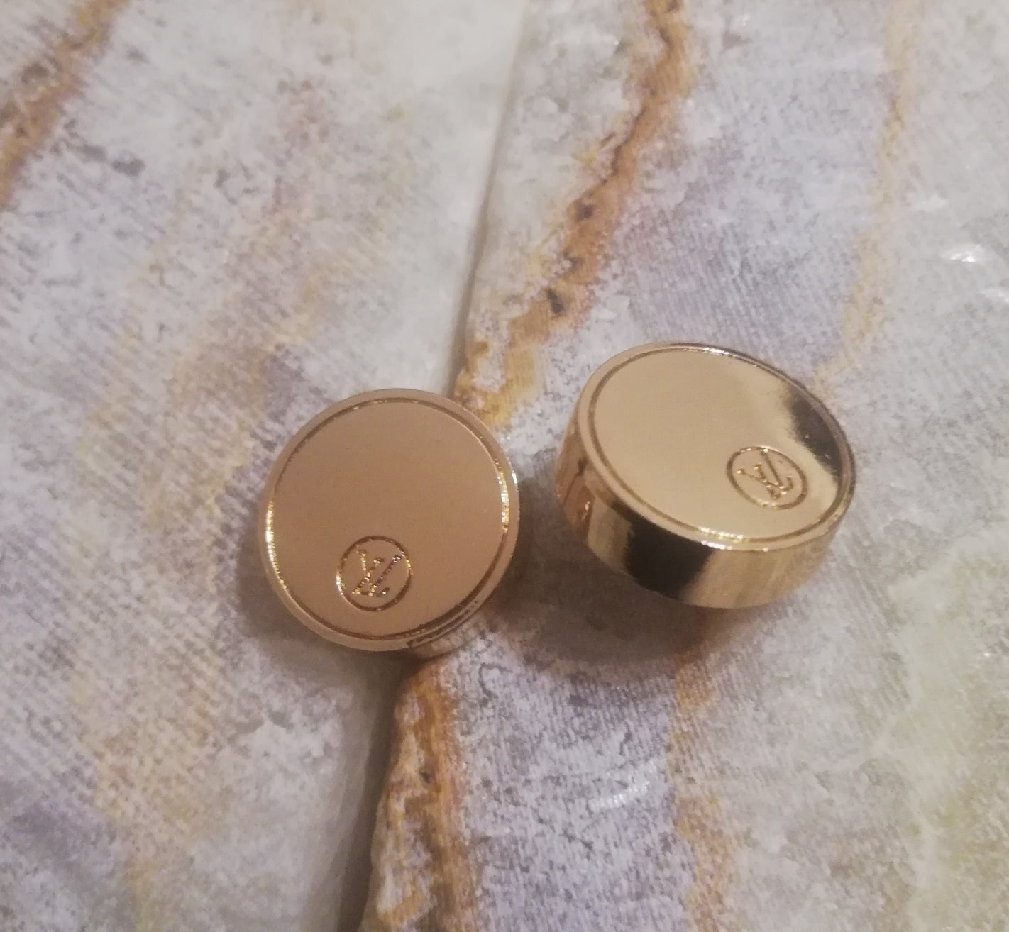 1L buttons gold 15/4 mm