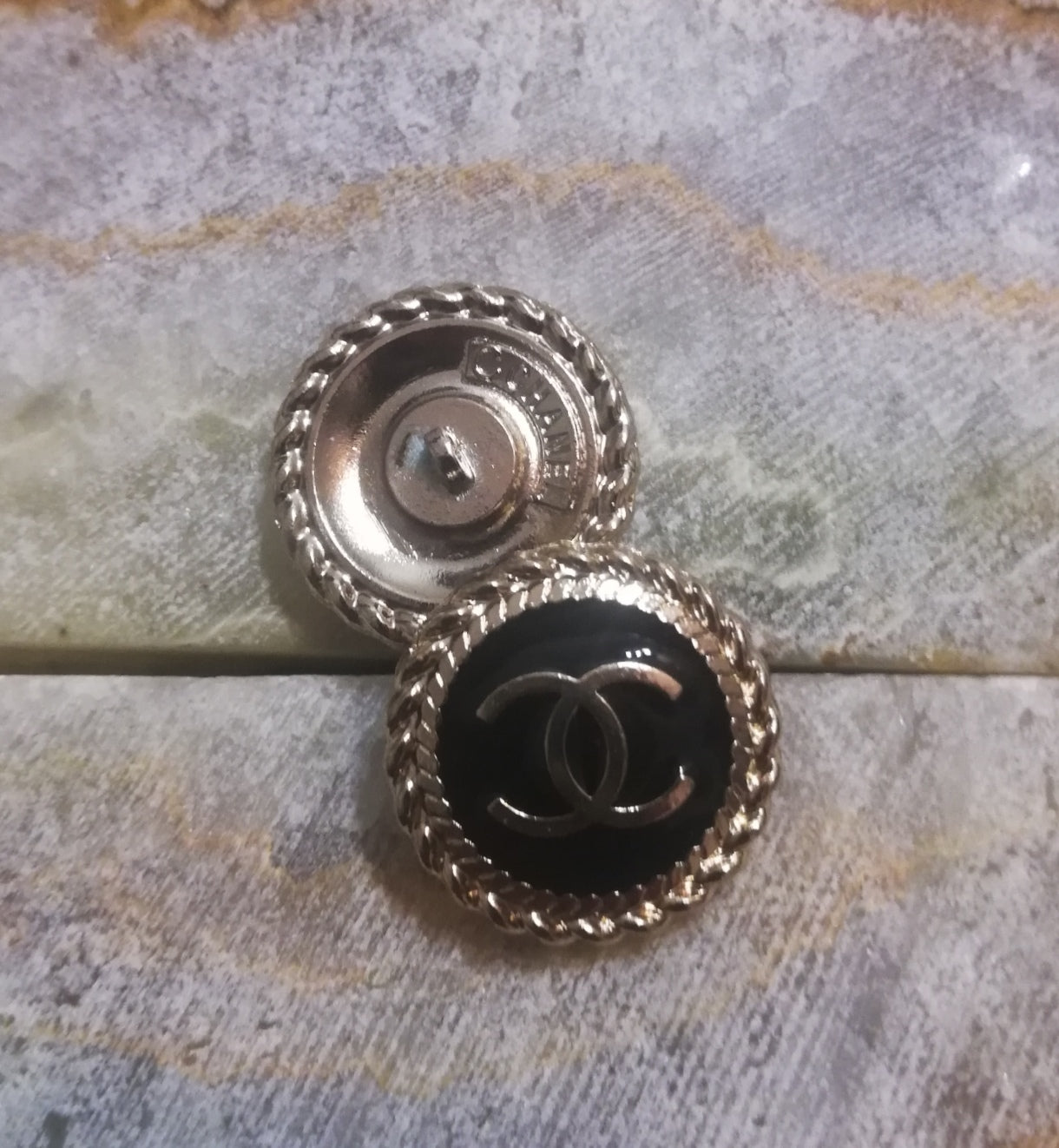 1 Buttons silver&black 16 mm