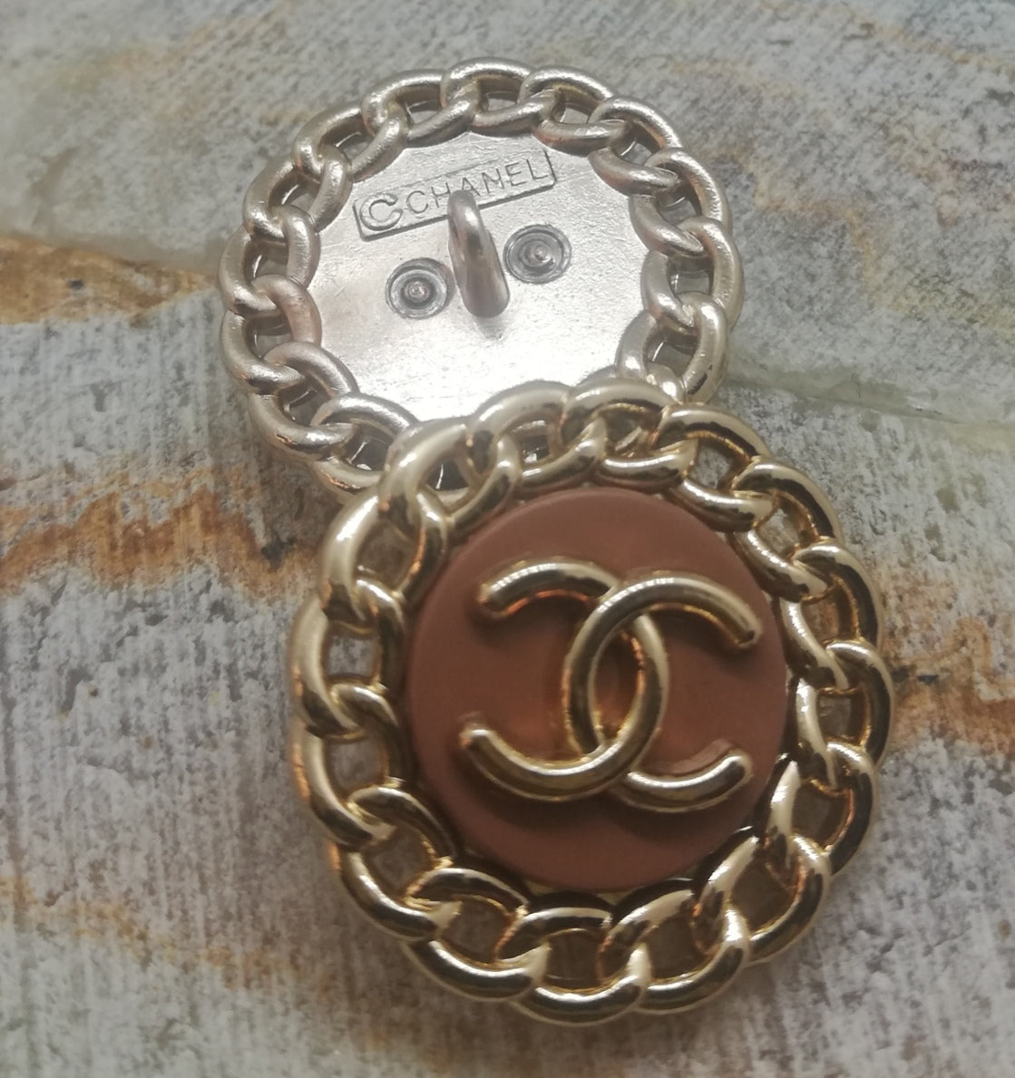 1 Buttons Brown gold 23 mm