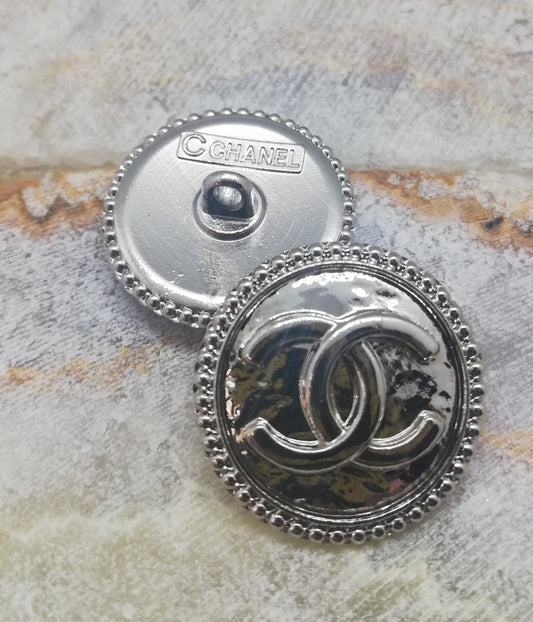 1 Buttons silver 20 mm